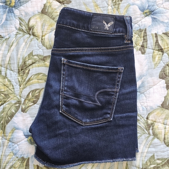 ๐ต 2 for $40 ๐ต AMERICAN EAGLE RAW HEM HI-RISE SHORTIE - Picture 4 of 8